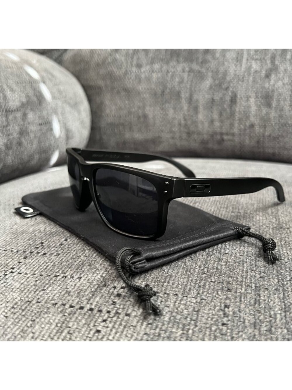 Oakley Holbrook Sunglasses 009102 Black Lenses-Black Matte Frame - Picture 11 of 16